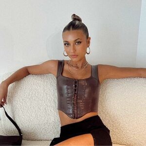 Princess polly brown leather clasp tank top women’s 8